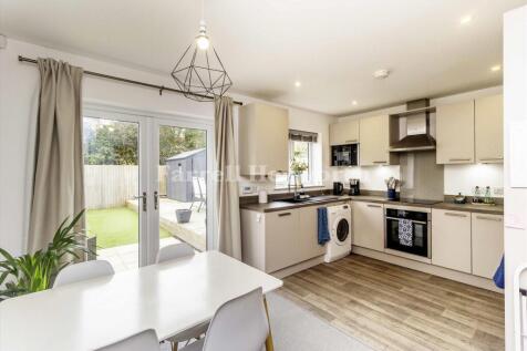Kitchen dining room