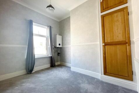 Rear bedroom