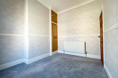 Rear bedroom 2