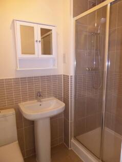 en-suite shower