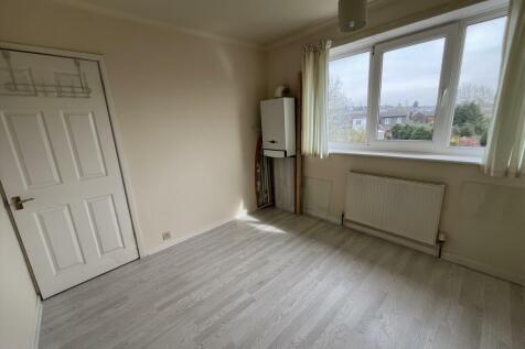 Bedroom 2 Pic 2