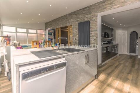 Kitchen Diner 5