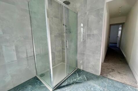 Bathroom view 3