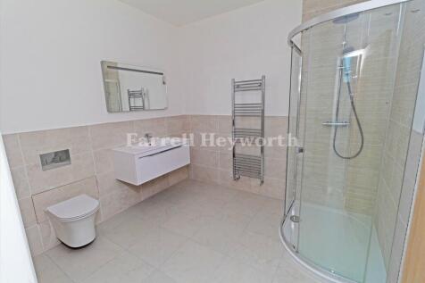 Bedroom 2 en suite