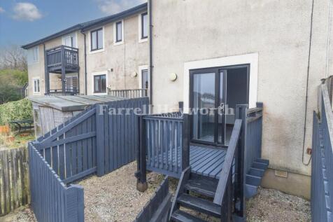 Rear Decking Area