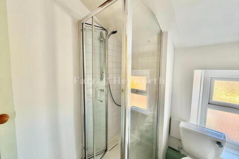 Shower cubicle