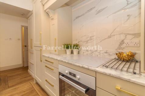Kitchen image 4