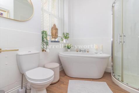 Bathroom image 2