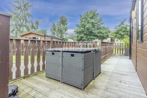 Decking b