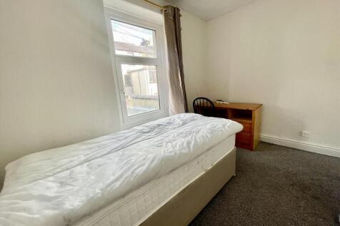 Bedroom 2 angle 2