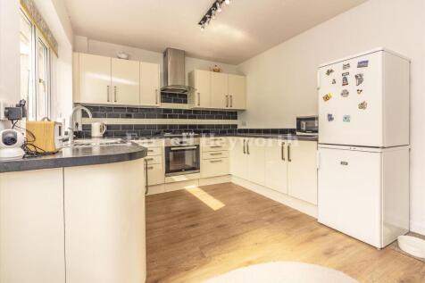 Kitchen b