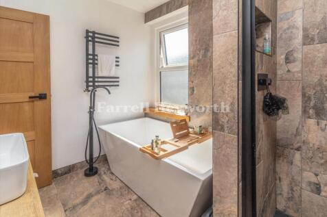 Bathroom image 2