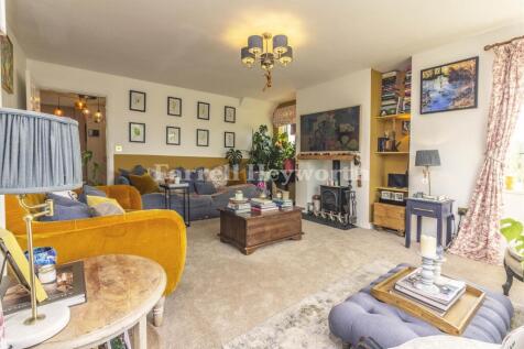 Lounge b