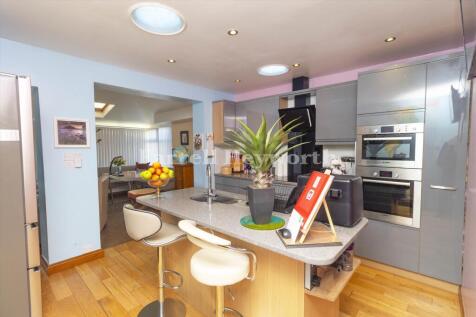 Kitchen/Breakfast Ro