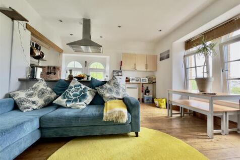LIVING ROOM II.jpeg