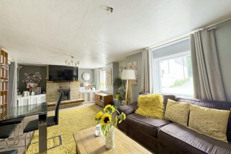 Grd Flr Living Room