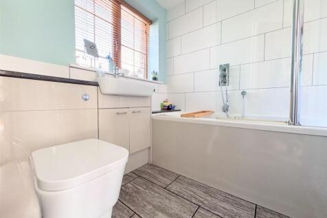 BATHROOM.jpeg