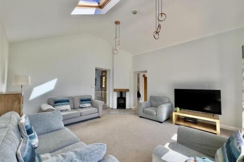 LIVING ROOM II