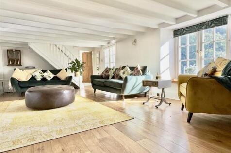 LIVING ROOM.jpeg