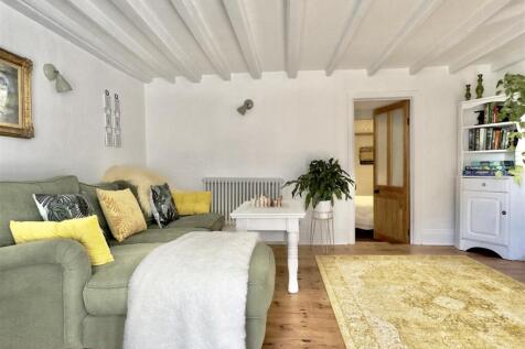 SITTING ROOM.jpeg