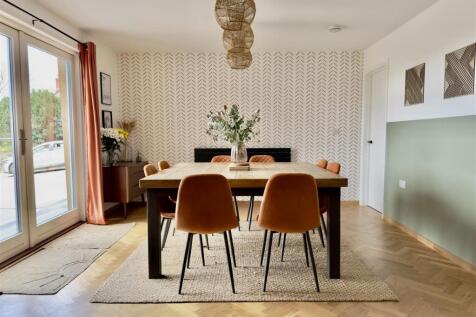 DINING ROOM II.jpeg