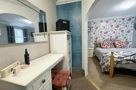 Annexe Dressing Room