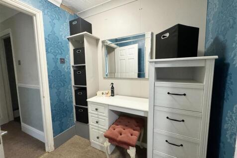 Annexe Dressing Room