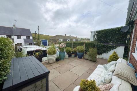 Front Garden(Parking in front)