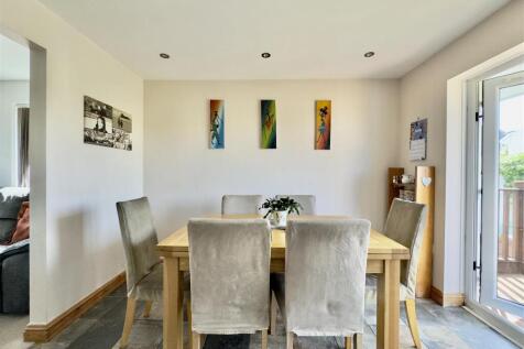 DINING AREA.jpeg