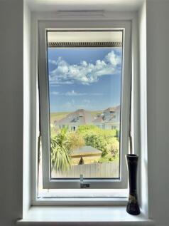 LANDING WINDOW.jpeg