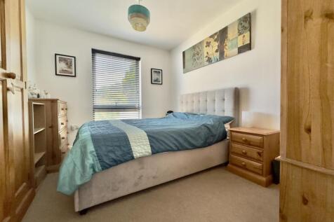 BEDROOM 2.jpeg