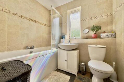 FAMILY BATHROOM.jpeg