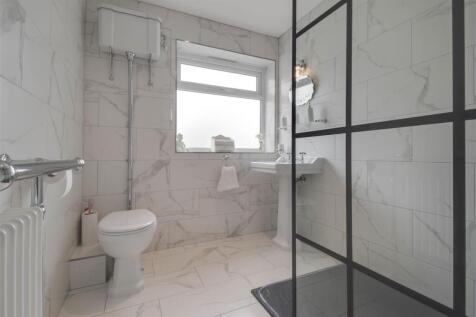 Shower Room P1.jpg