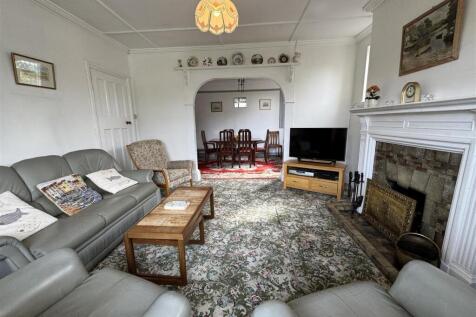 Living Room/Diner
