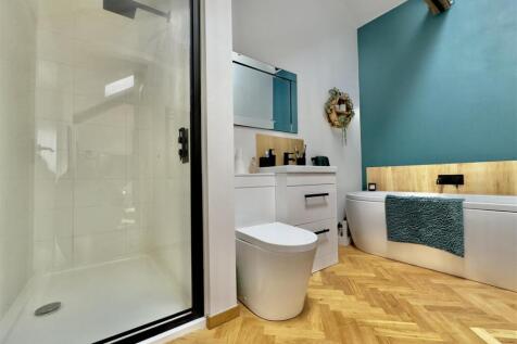 Ensuite bathroom