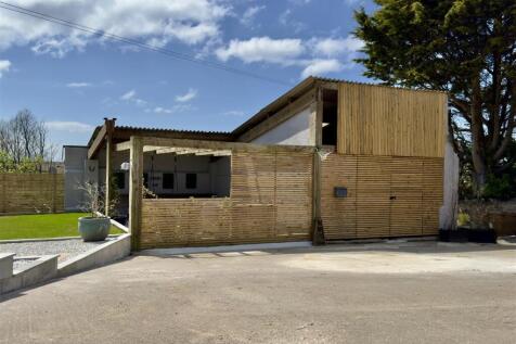 Garage/Workshop