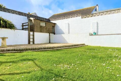 Rear enclosed garden