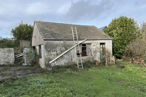 Detached outbuilding