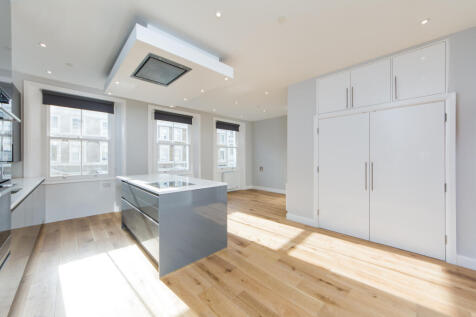 Reception/Kitchen