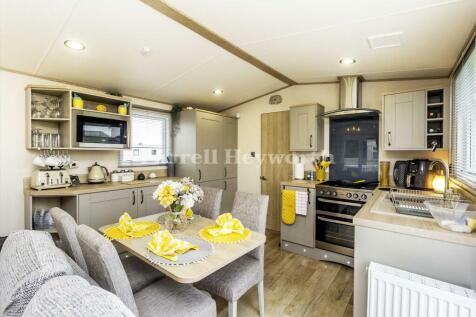 Kitchen dining room