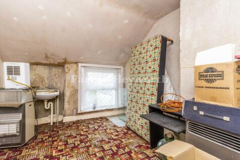 Middle top bedroom