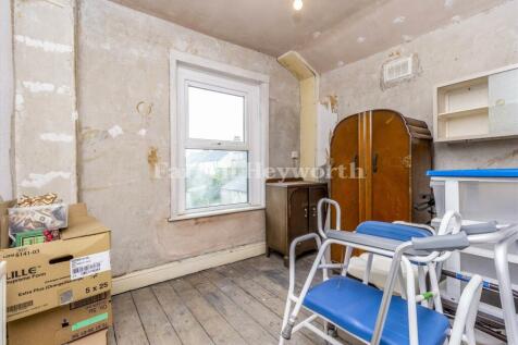 Rear bedroom