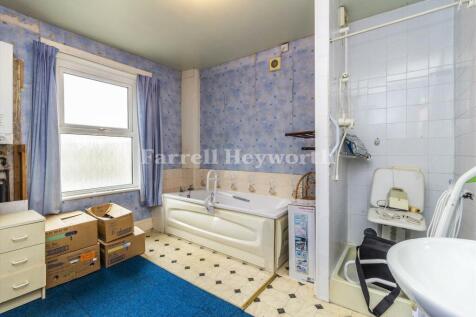Main bathroom