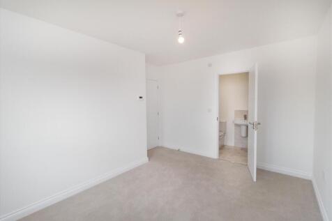 Juniper Ensuite