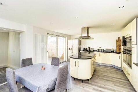 Kitchen dining room 
