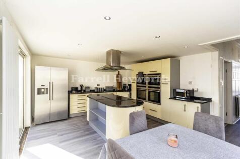 Kitchen dining room