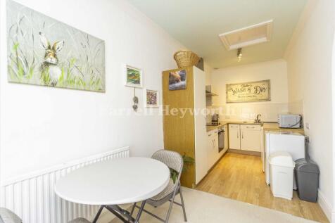 Kitchen dining room