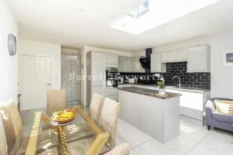 Kitchen dining room
