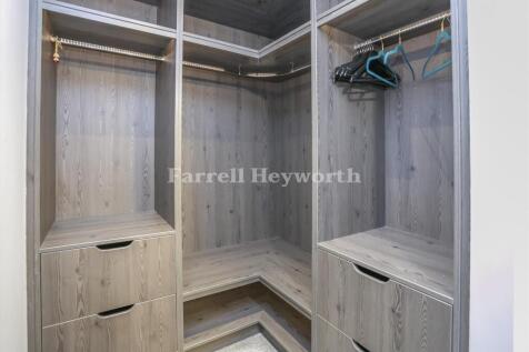 Walk in wardrobe