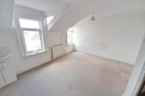 St M Bedroom Top Flo